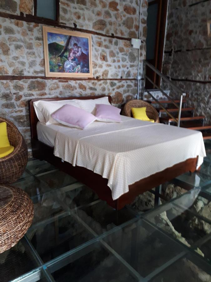 Nuci'S Home Glass Floor Tushemisht 외부 사진