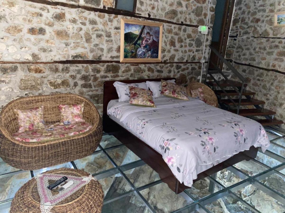 Nuci'S Home Glass Floor Tushemisht 외부 사진