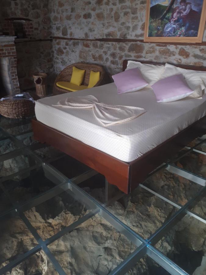 Nuci'S Home Glass Floor Tushemisht 외부 사진