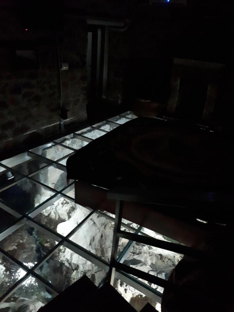 Nuci'S Home Glass Floor Tushemisht 외부 사진